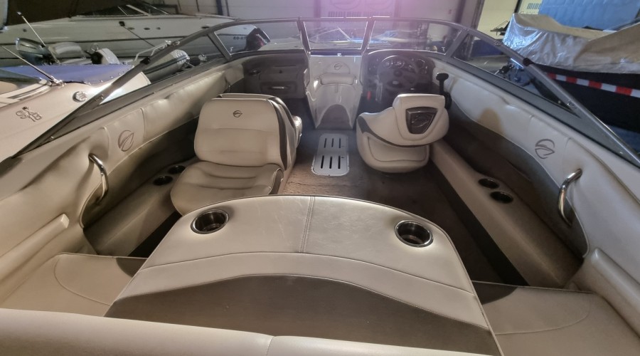 Nette Crownline 18 SS met MerCruiser 3.0 en Pega trailer